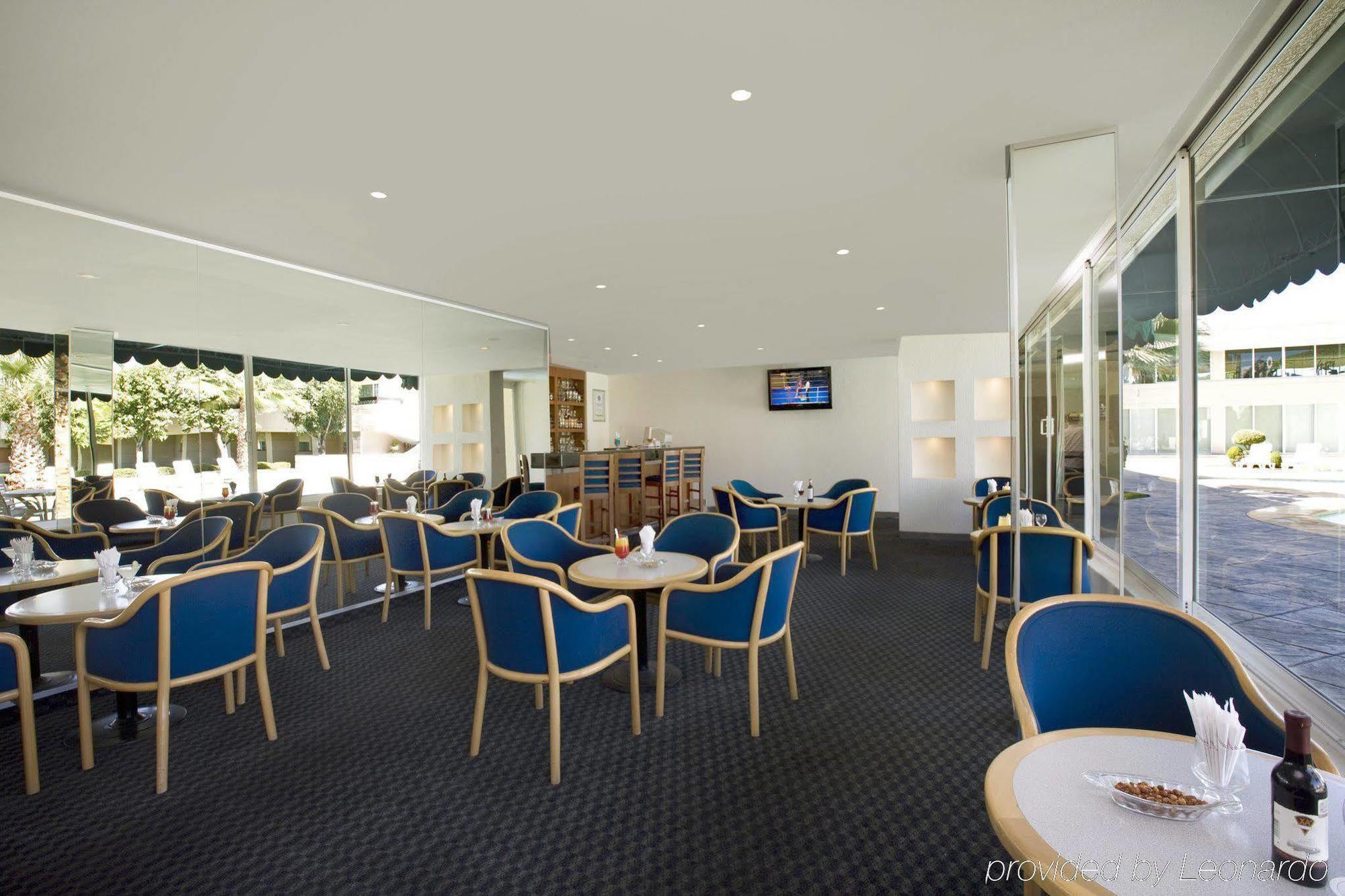 Fiesta Inn San Luis Potosi Glorieta Juarez Restaurant bilde